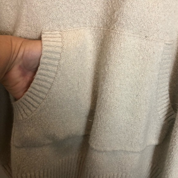 Torrid Raglan Hoodie Rainbow Lip Sweater Size Torrid 2  2X - Picture 8 of 10